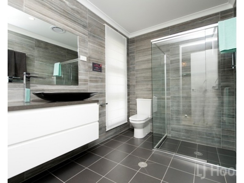 1 Insley Street, Googong NSW 2620