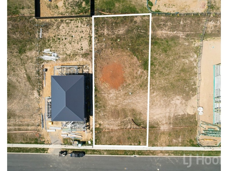 8 Gorge Creek Drive, Googong NSW 2620