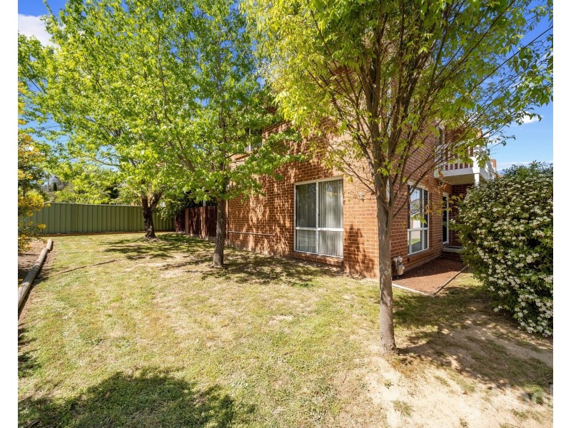 1/24 Bungendore Road, Queanbeyan East NSW 2620
