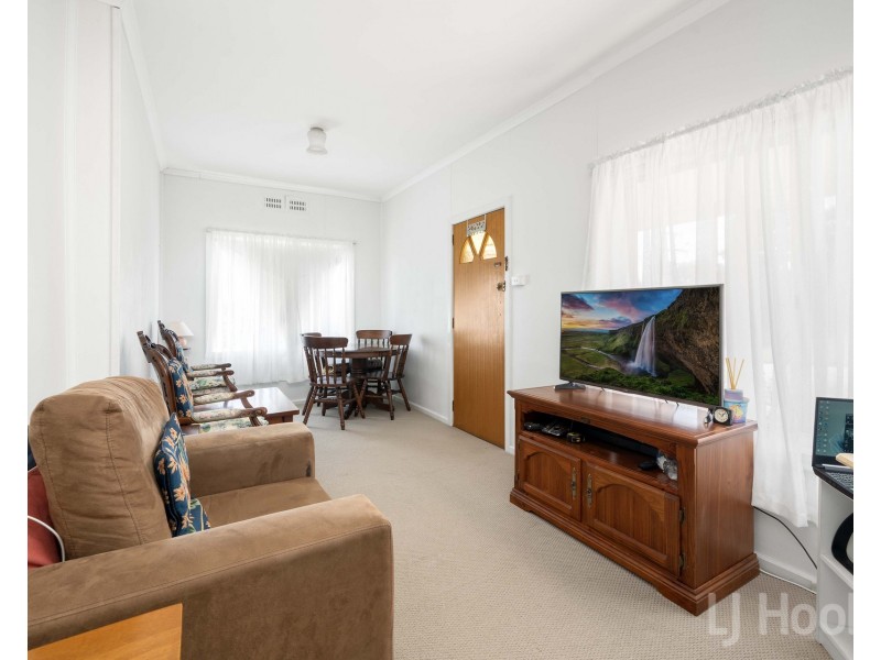 17 Buttle Street, Queanbeyan East NSW 2620