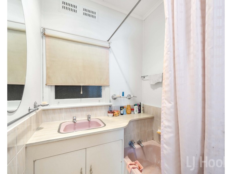 17 Buttle Street, Queanbeyan East NSW 2620