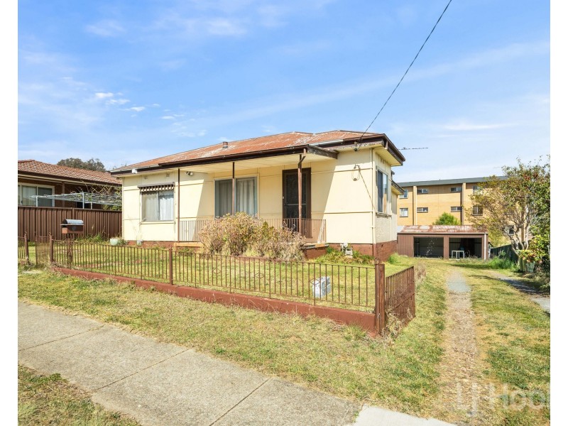 17 Buttle Street, Queanbeyan East NSW 2620