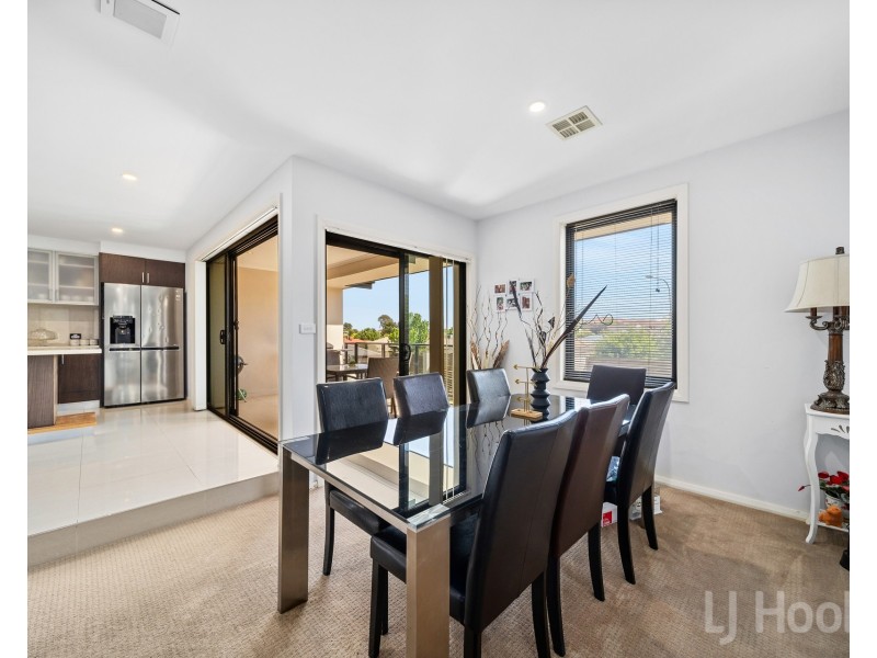 22 Donoghoe Crescent, Queanbeyan East NSW 2620