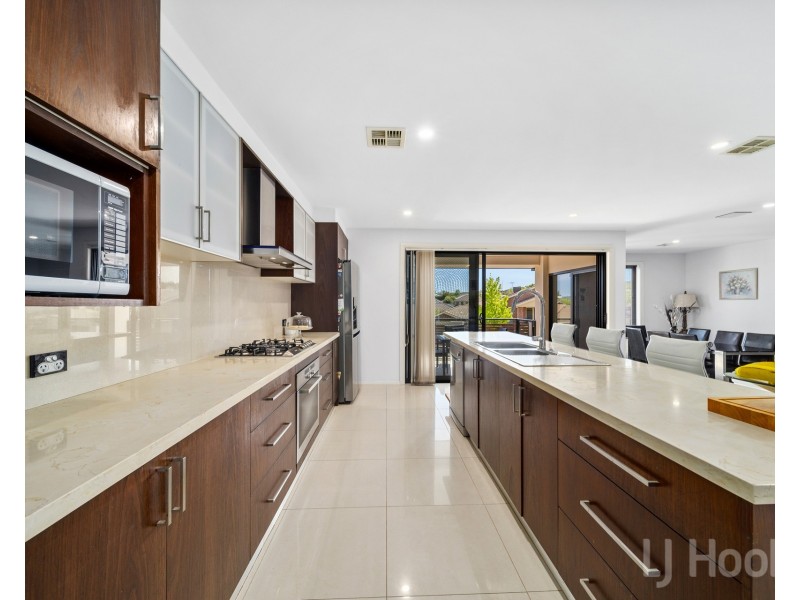 22 Donoghoe Crescent, Queanbeyan East NSW 2620