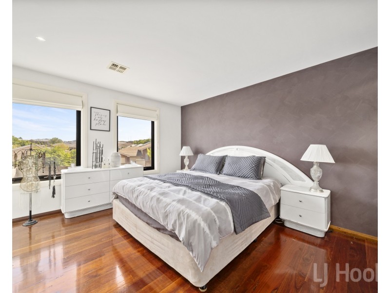 22 Donoghoe Crescent, Queanbeyan East NSW 2620