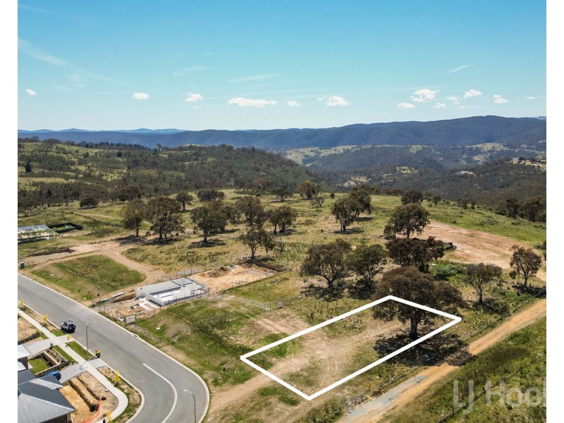 2 Chimney Rise, Googong NSW 2620