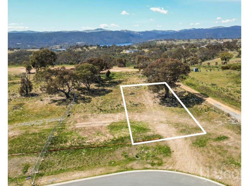 2 Chimney Rise, Googong NSW 2620