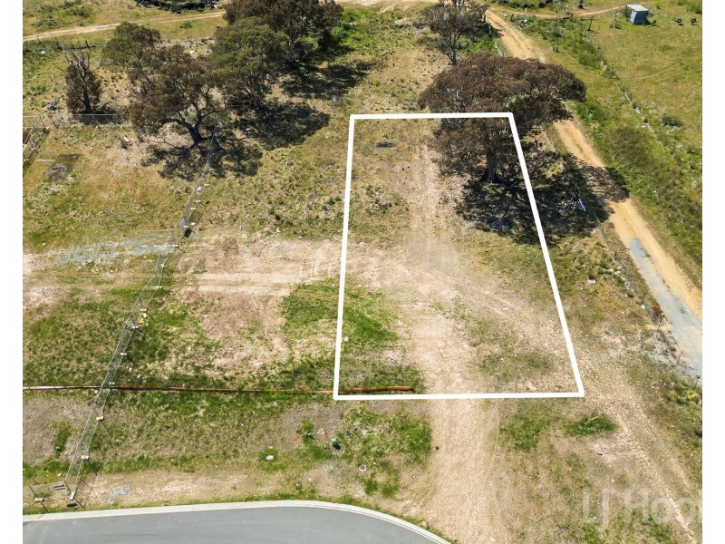 2 Chimney Rise, Googong NSW 2620