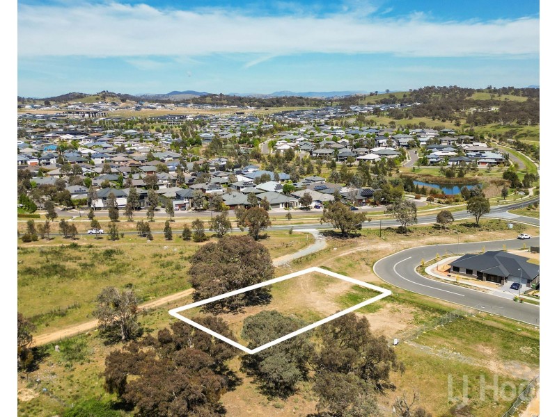 2 Chimney Rise, Googong NSW 2620