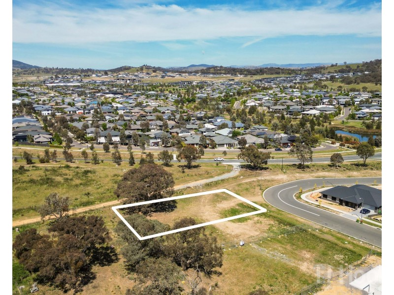2 Chimney Rise, Googong NSW 2620