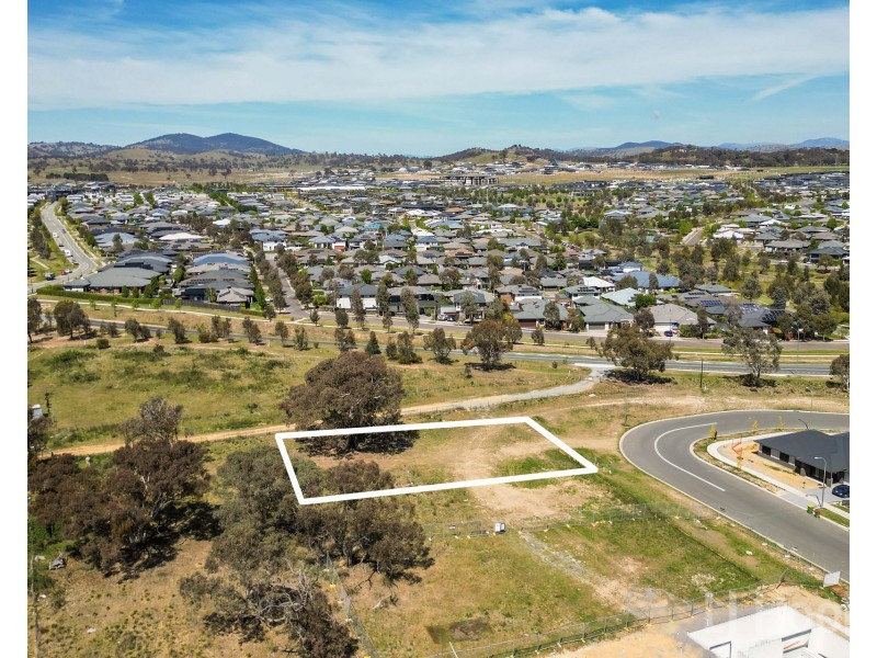 2 Chimney Rise, Googong NSW 2620