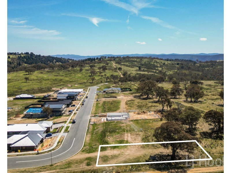 2 Chimney Rise, Googong NSW 2620
