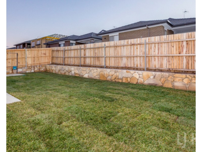 9 Keyte Street, Googong NSW 2620