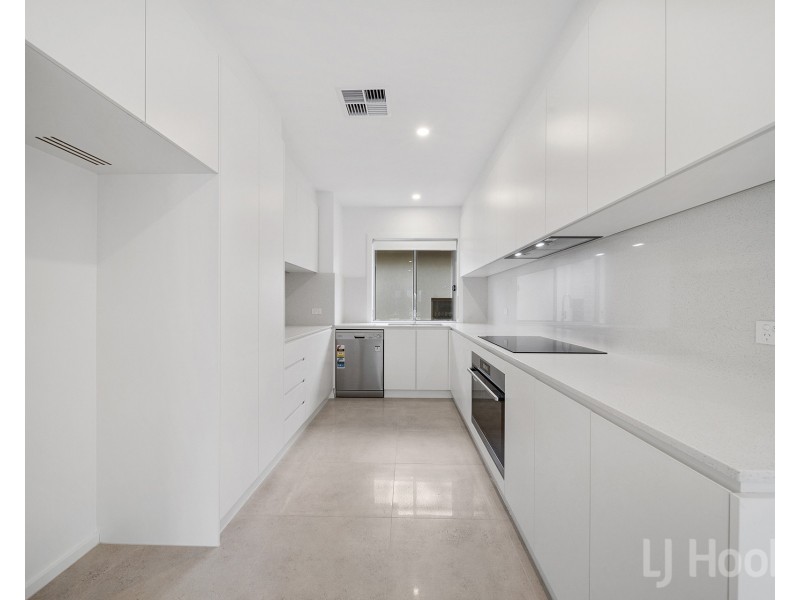 10 Warner Street, Googong NSW 2620