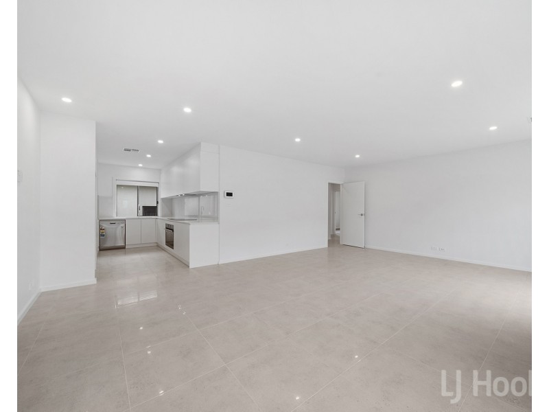 10 Warner Street, Googong NSW 2620