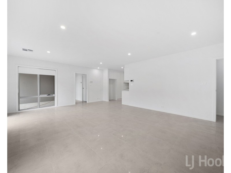 10 Warner Street, Googong NSW 2620