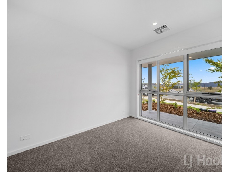 10 Warner Street, Googong NSW 2620