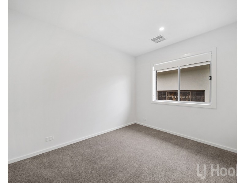 10 Warner Street, Googong NSW 2620