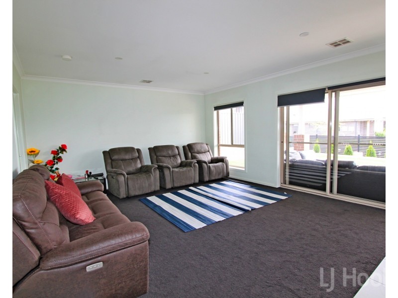 27 Christie Street, Googong NSW 2620