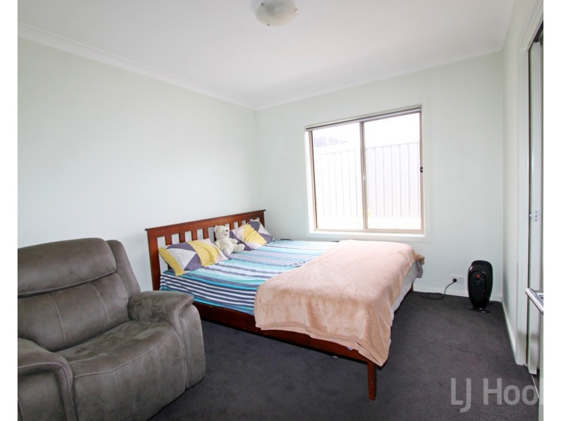 27 Christie Street, Googong NSW 2620
