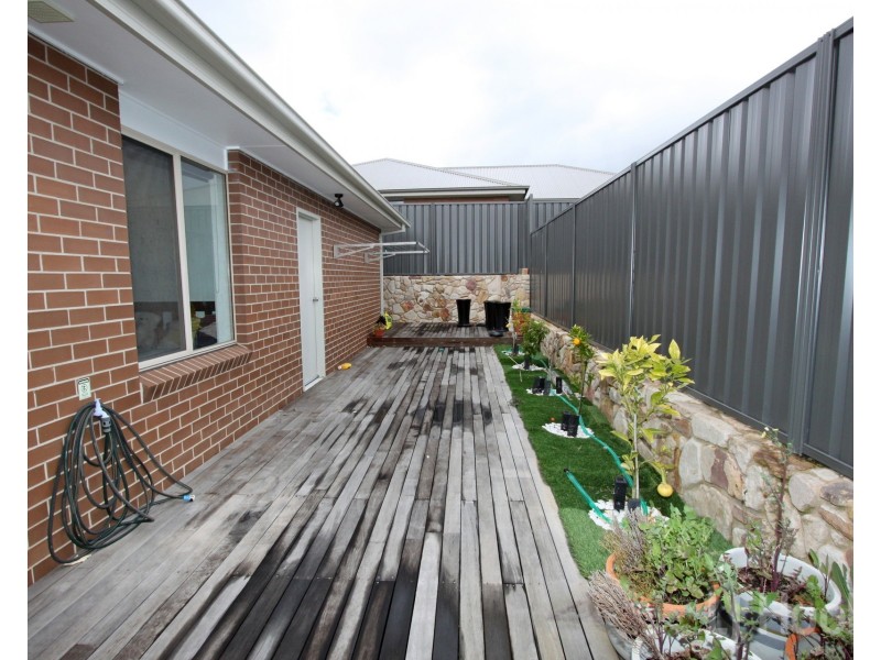 27 Christie Street, Googong NSW 2620