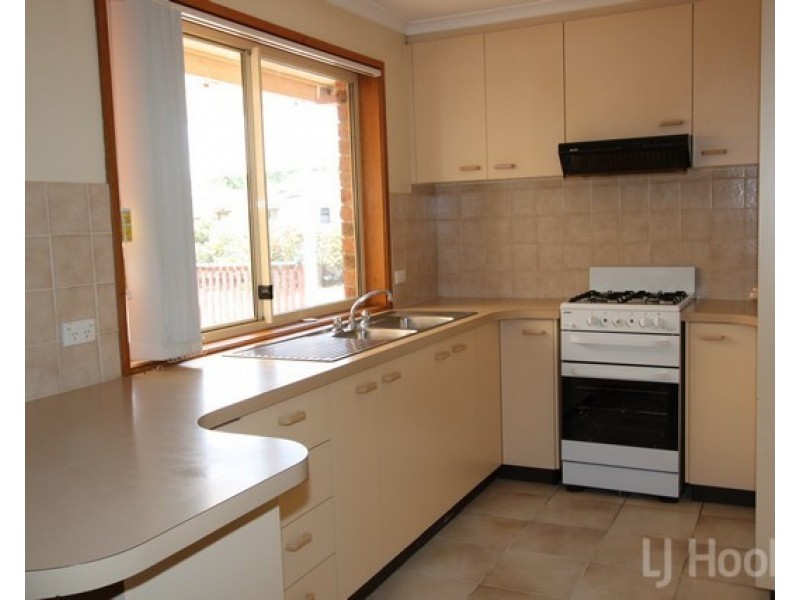 14 Franklin Court, Jerrabomberra NSW 2619