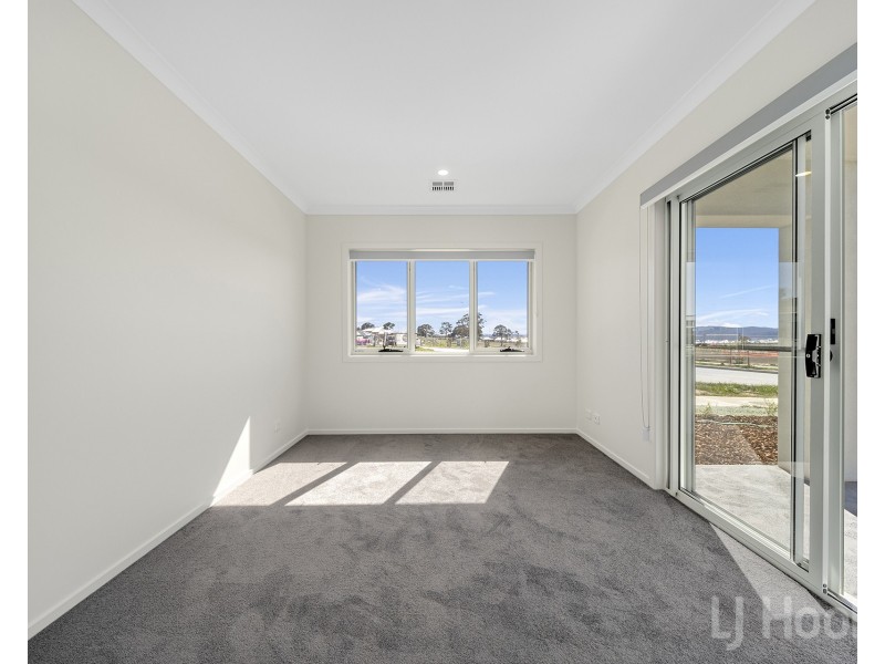 236 Glenrock Drive, Googong NSW 2620