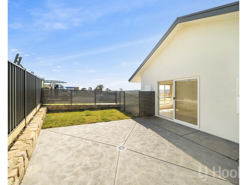 236 Glenrock Drive, Googong NSW 2620