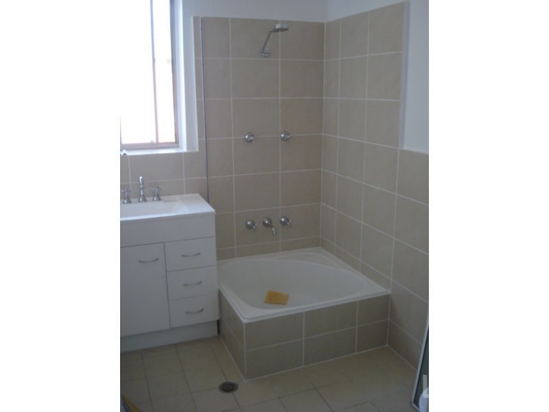 12/2 Booth Street, Queanbeyan NSW 2620