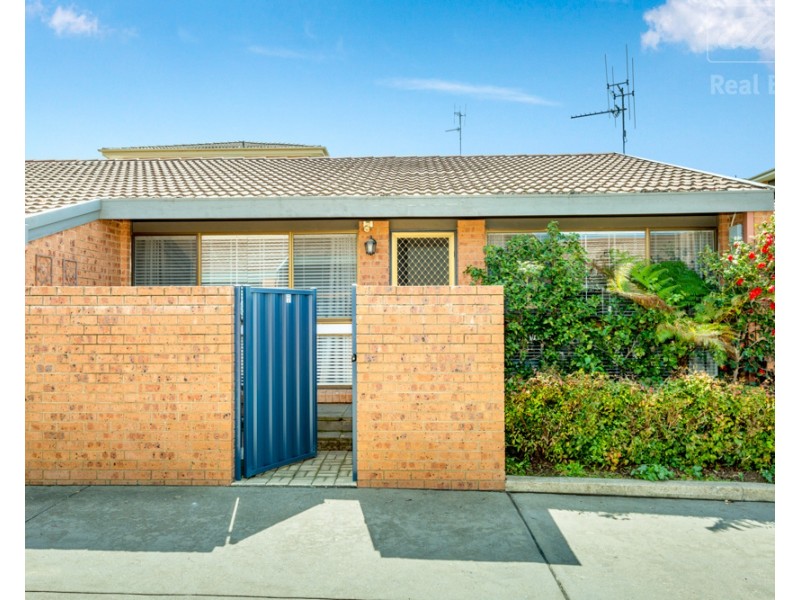 7/15 McKeahnie Street, Queanbeyan NSW 2620