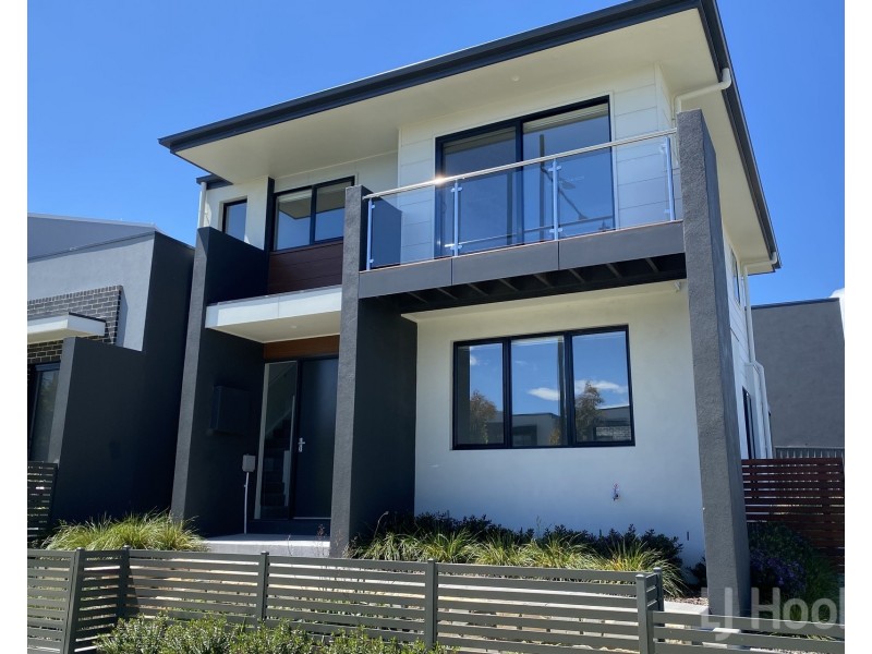 275 Gorman Drive, Googong NSW 2620