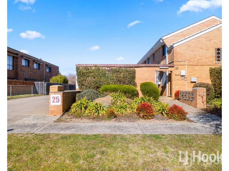 8/25 McQuoid Street, Queanbeyan NSW 2620