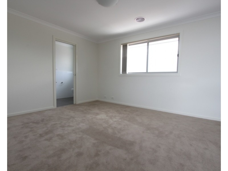 12/12 Mulloon Street, Queanbeyan NSW 2620