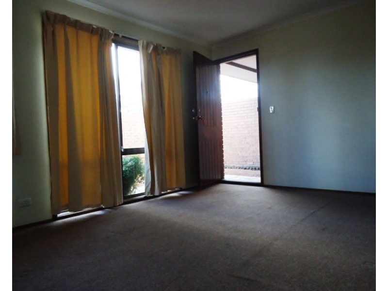 1/12 Hakea Street, Queanbeyan NSW 2620
