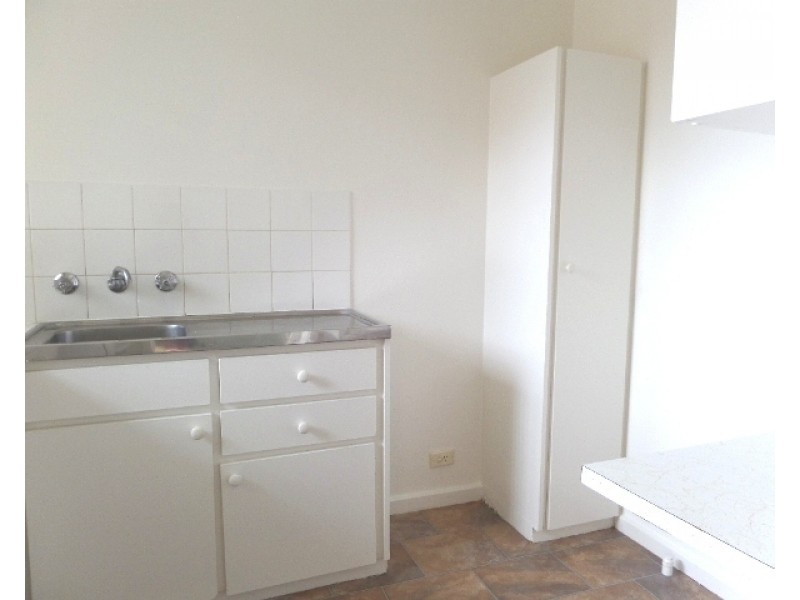 11/2 Donald Road, Queanbeyan NSW 2620