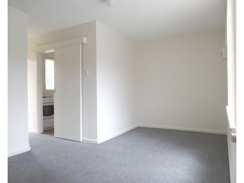 11/2 Donald Road, Queanbeyan NSW 2620