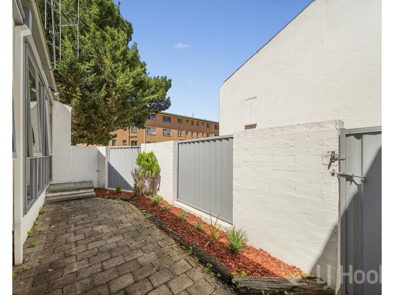 8/11-15 Campbell Street, Queanbeyan NSW 2620