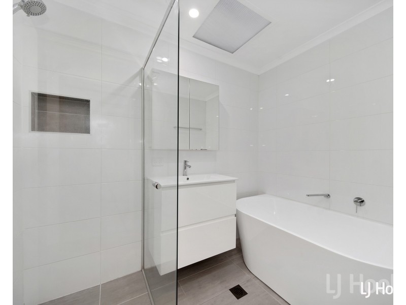 2/21 Ross Road, Queanbeyan East NSW 2620