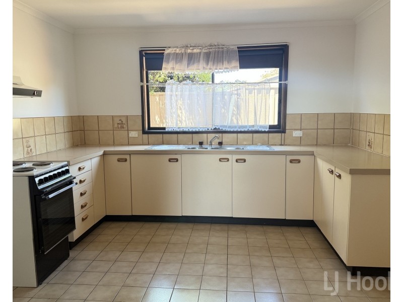 6/12 Hakea Street, Queanbeyan NSW 2620