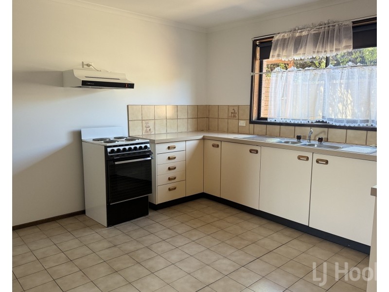 6/12 Hakea Street, Queanbeyan NSW 2620