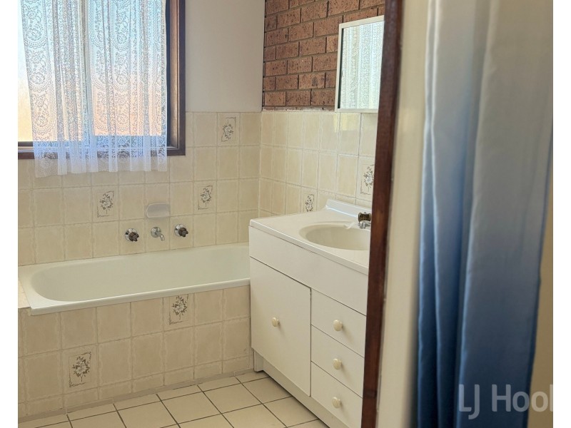 6/12 Hakea Street, Queanbeyan NSW 2620