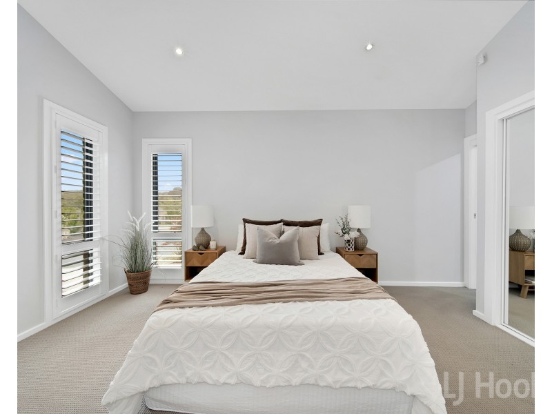 1 Elaroo Place, Jerrabomberra NSW 2619