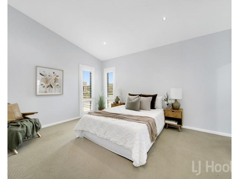 1 Elaroo Place, Jerrabomberra NSW 2619