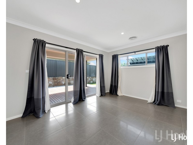 5 Tyrrell Street, Googong NSW 2620