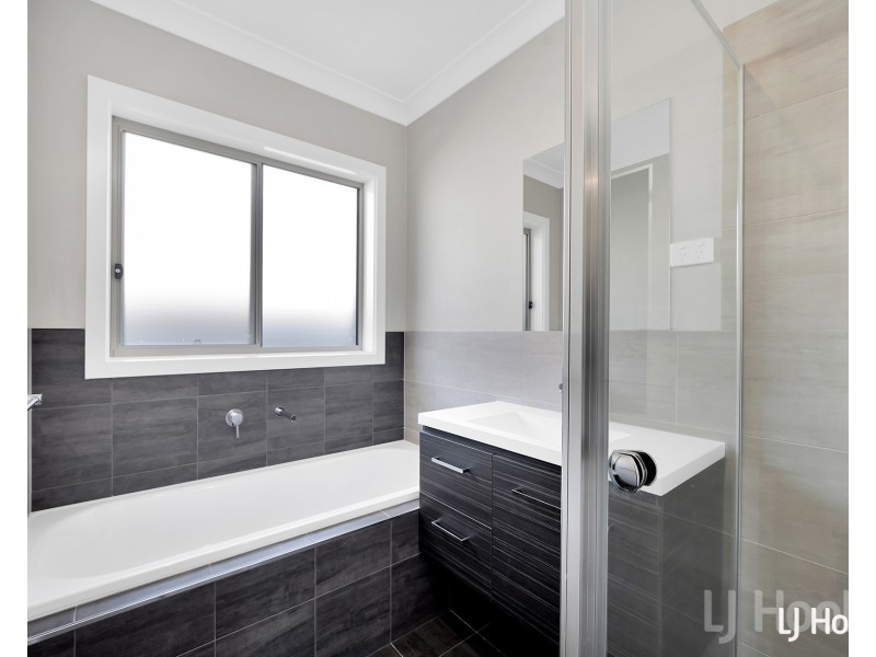 5 Tyrrell Street, Googong NSW 2620