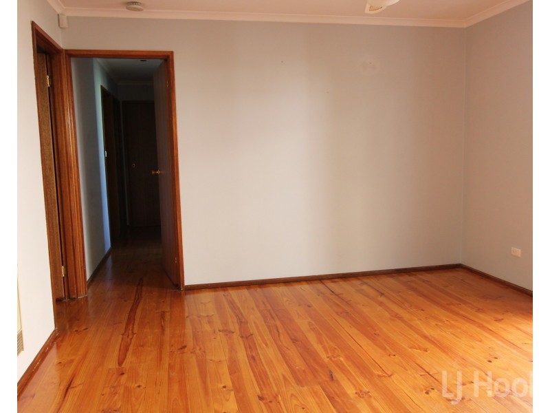 37 Sassafras Crescent, Queanbeyan NSW 2620