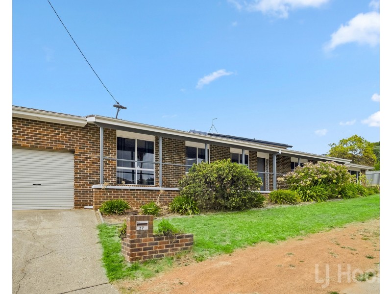 37 Sassafras Crescent, Queanbeyan NSW 2620