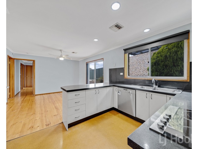 37 Sassafras Crescent, Queanbeyan NSW 2620