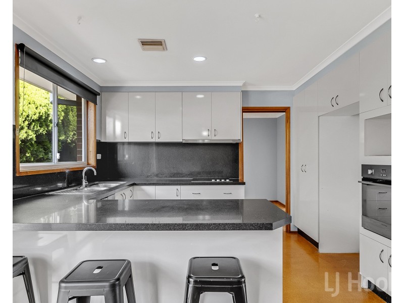 37 Sassafras Crescent, Queanbeyan NSW 2620