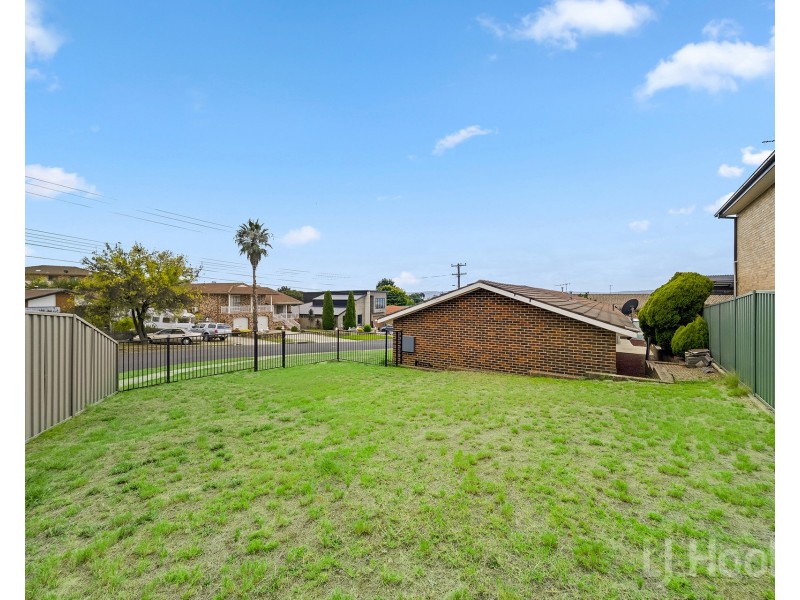 37 Sassafras Crescent, Queanbeyan NSW 2620